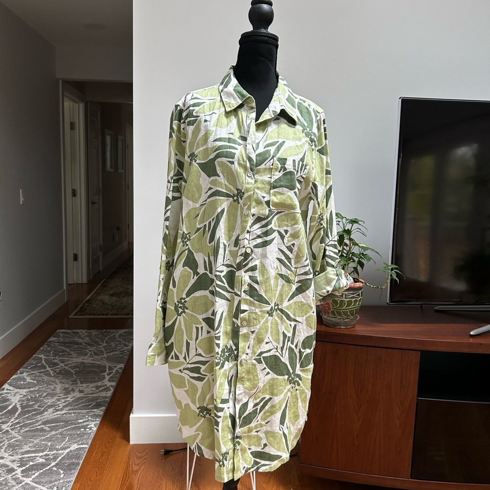 NWT. Nicole Miller Olive Leaf Print Linen Shirt